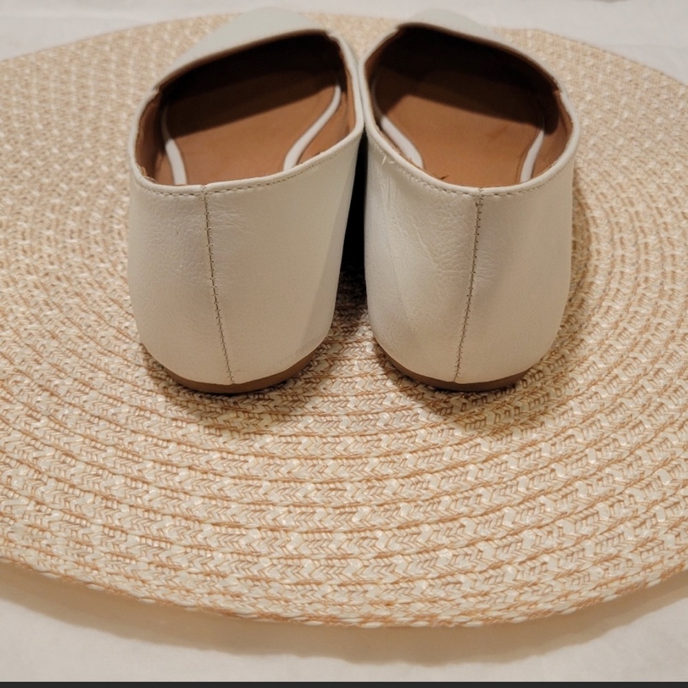 🌺Worn only once WHITE FLATS
